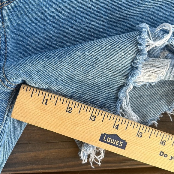 Wild Fable women’s high rise distressed jean shorts size 6 - Picture 9 of 9